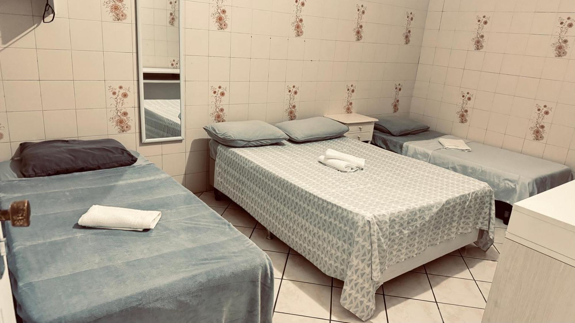 Casa Familiar 200m Hospital Regional Homestay Sao Jose (Santa Catarina)